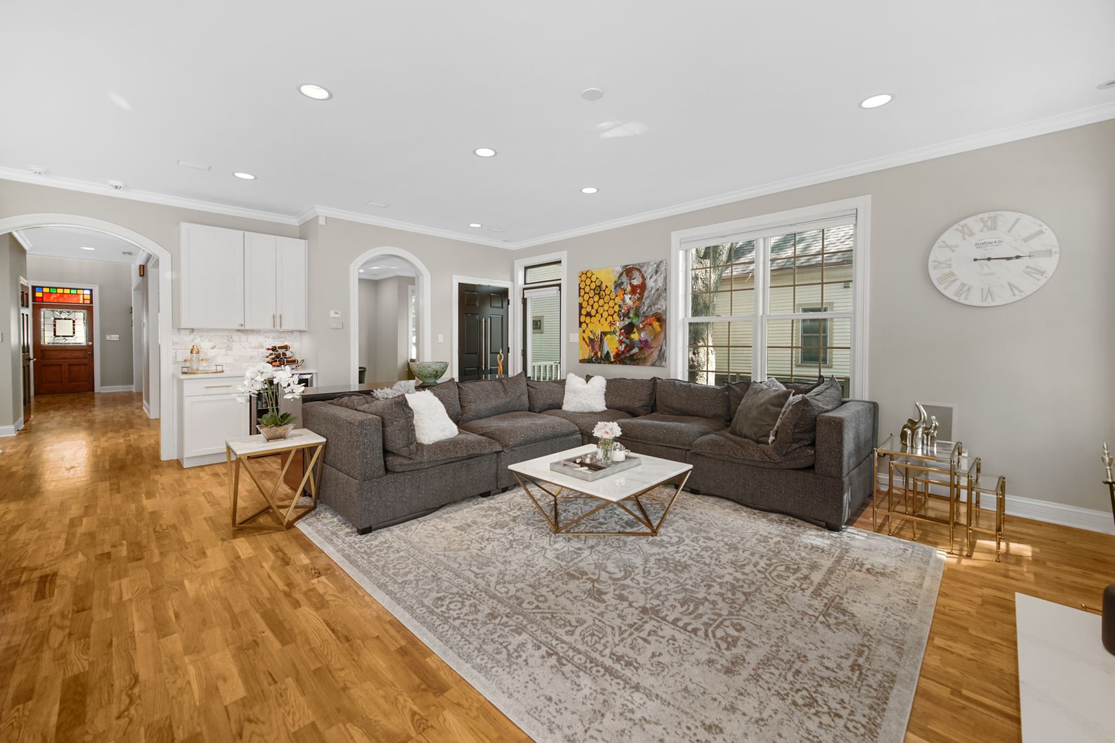 6818 N Oleander Avenue