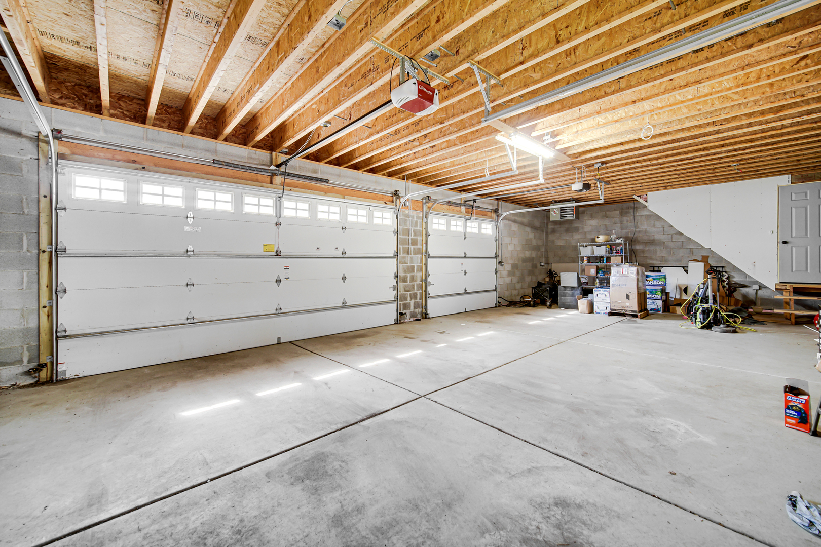 6818 N Oleander Avenue