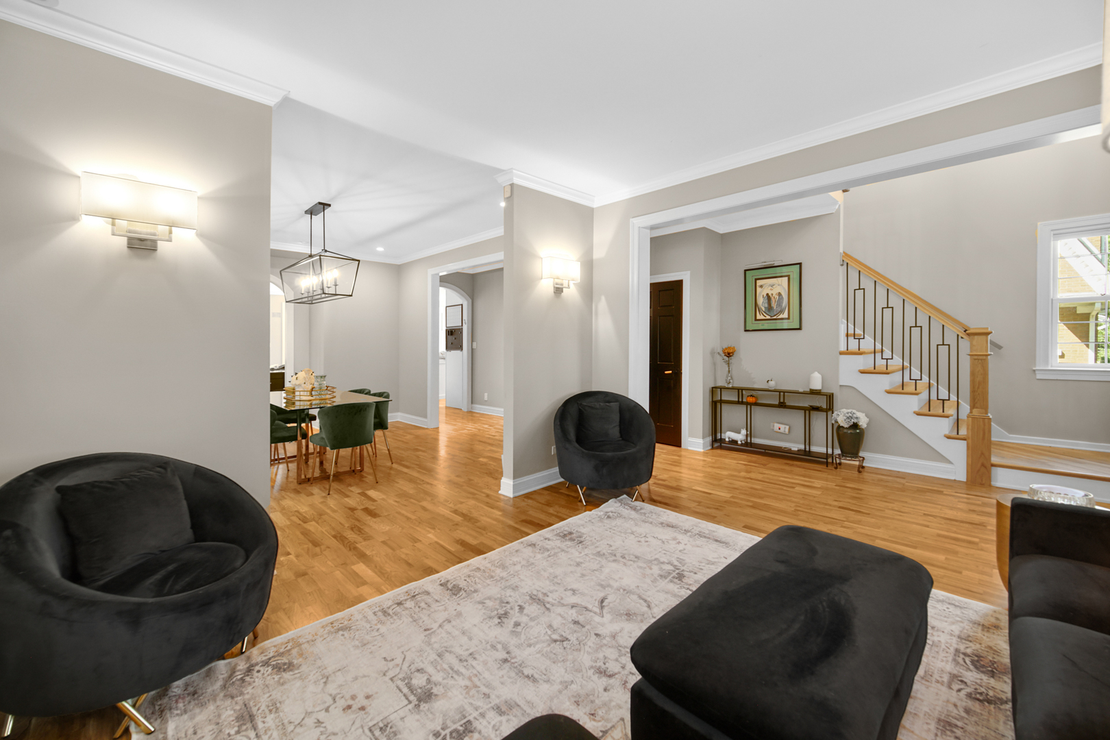 6818 N Oleander Avenue