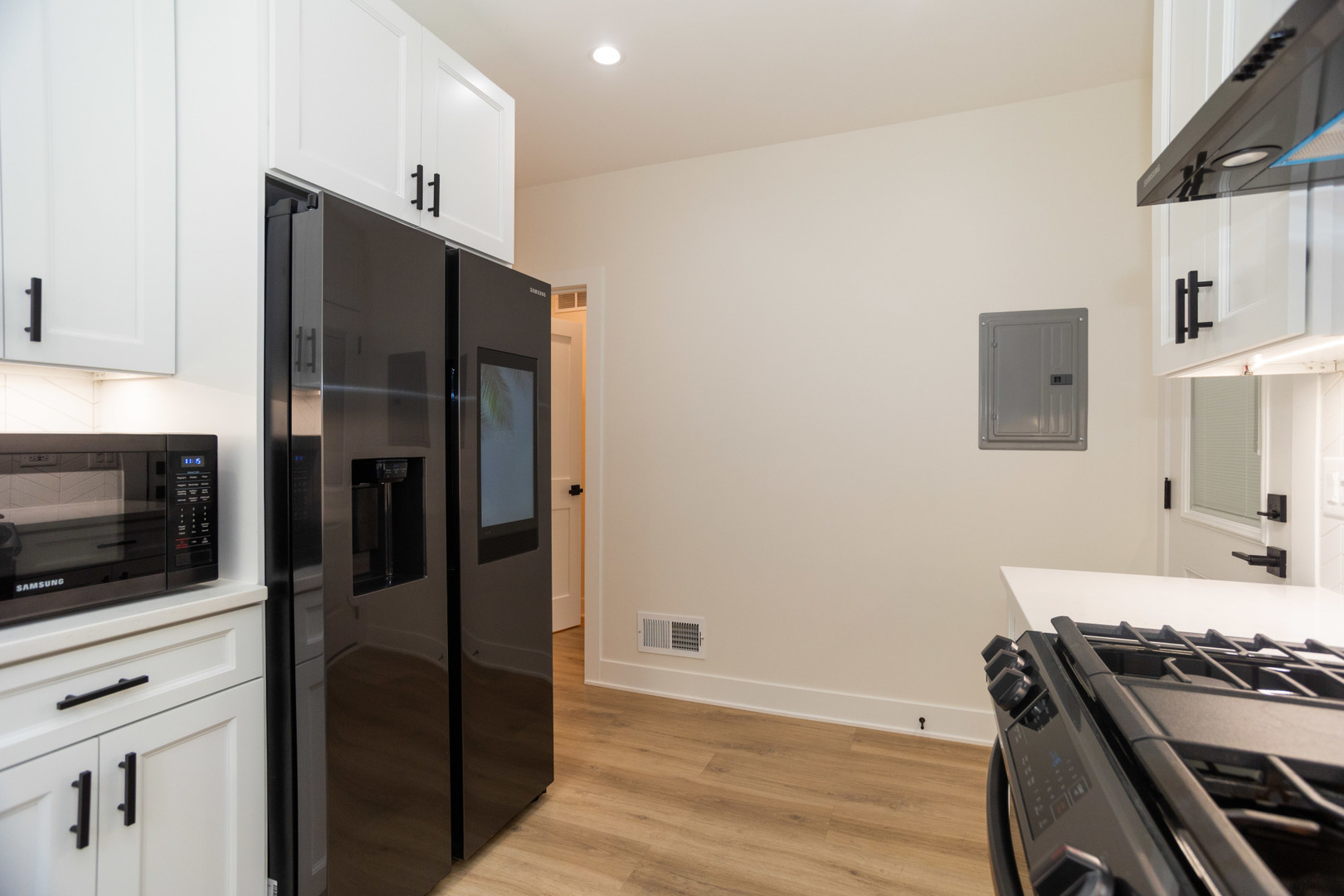 6522 N Natoma Avenue Unit: 1