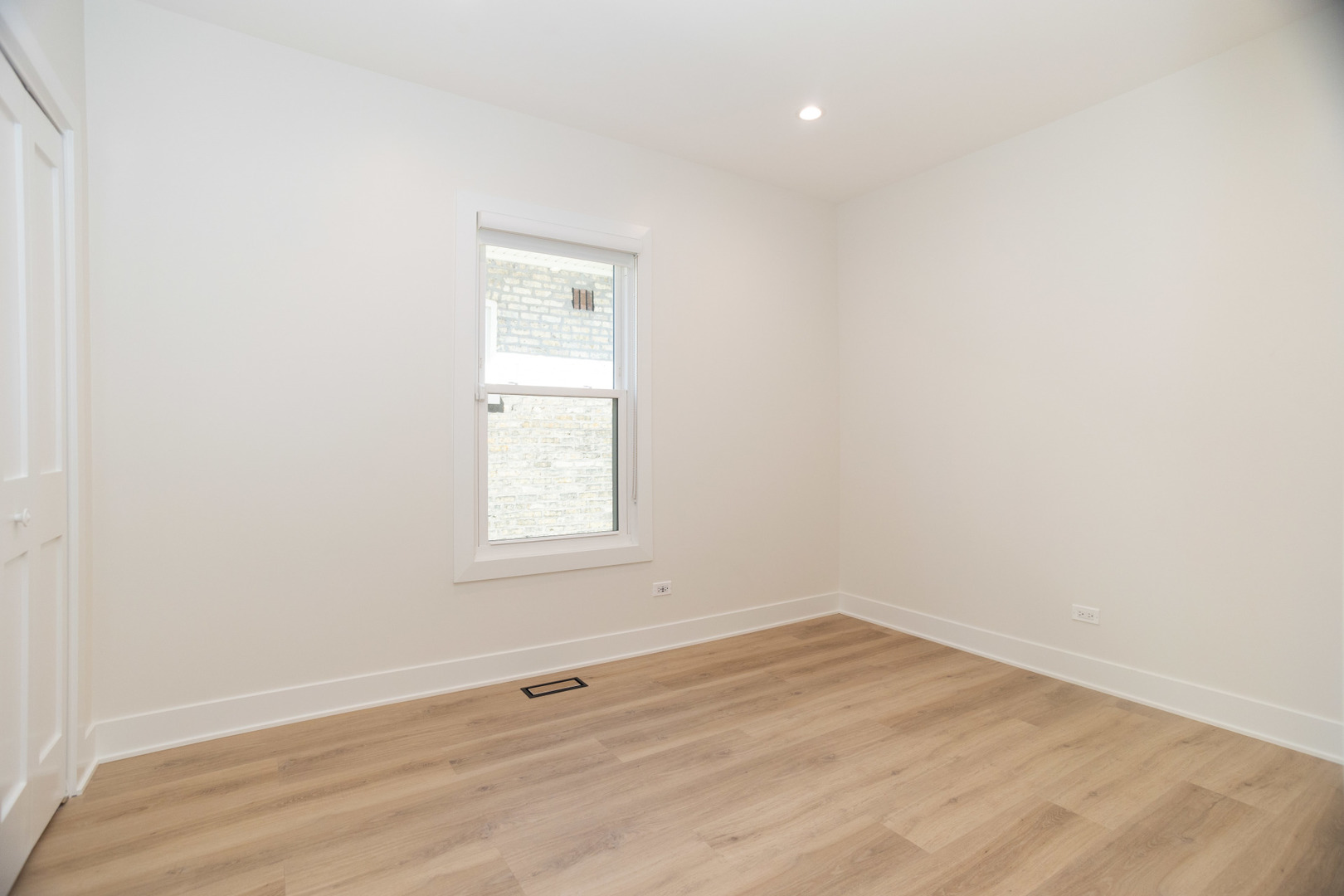 6522 N Natoma Avenue Unit: 1