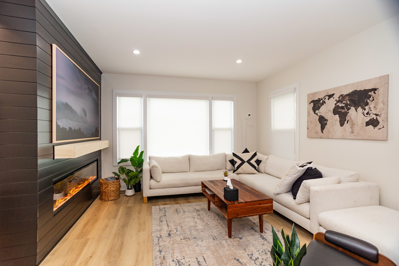 6522 N Natoma Avenue Unit: 1