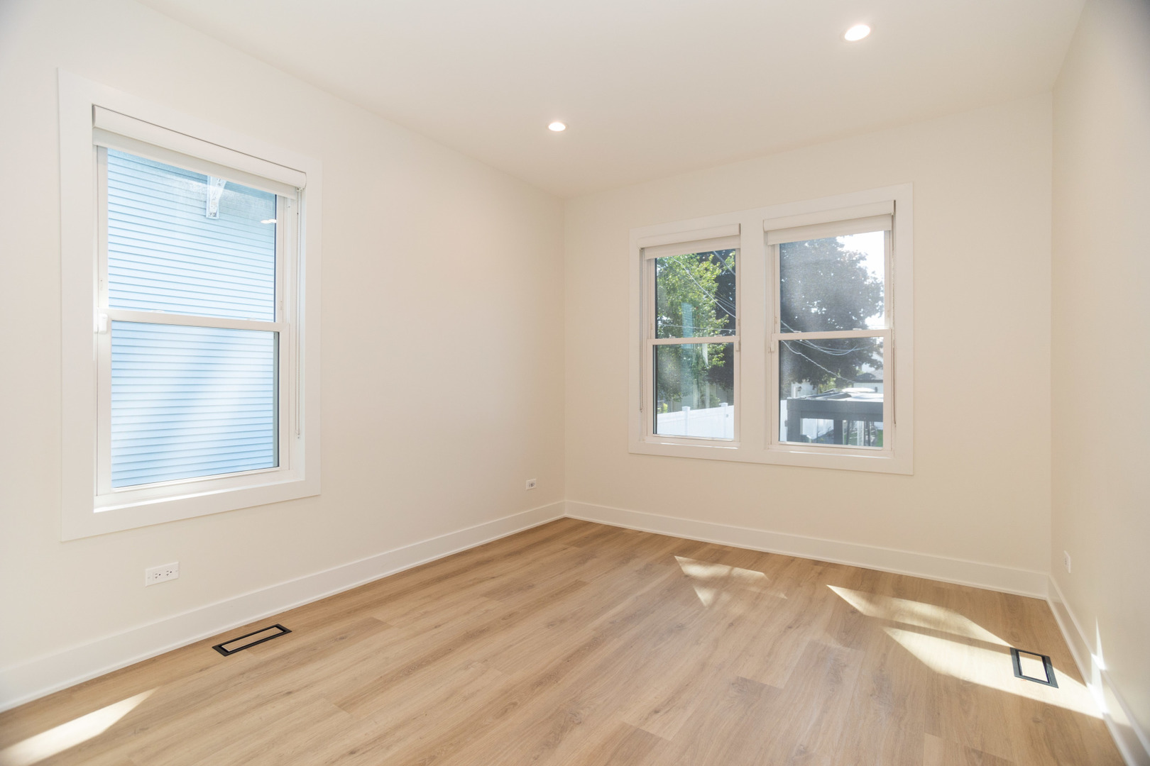 6522 N Natoma Avenue Unit: 1