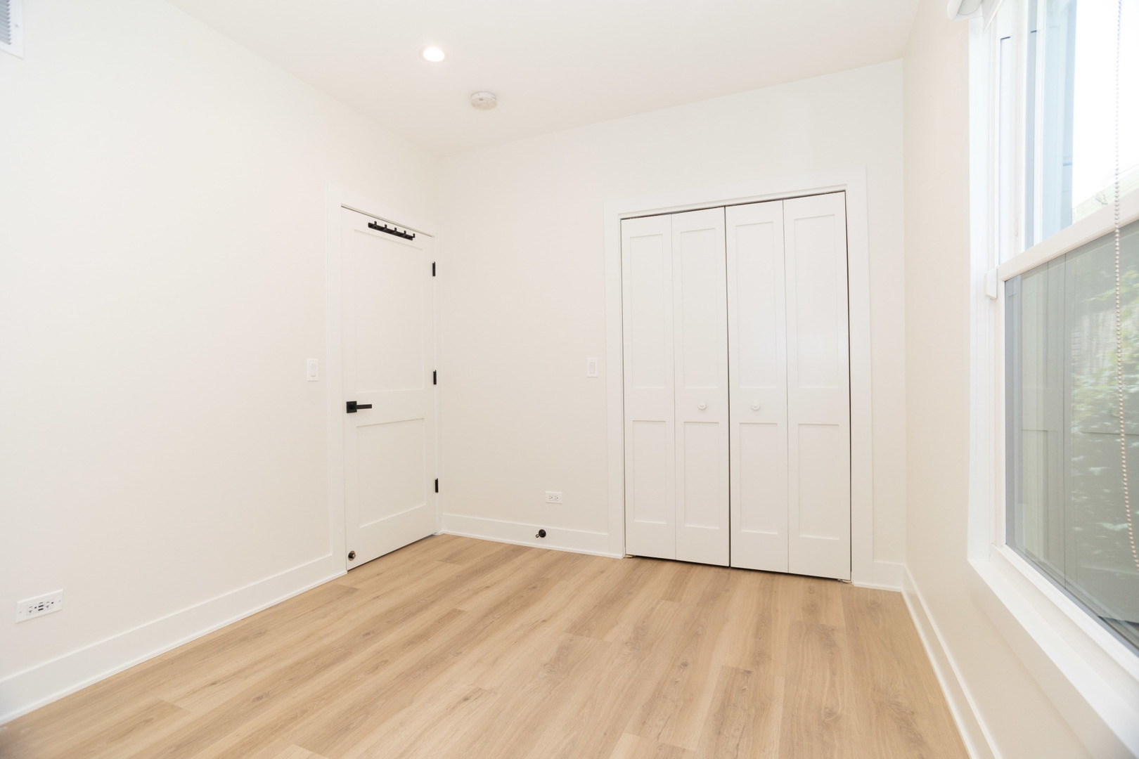 6522 N Natoma Avenue Unit: 1