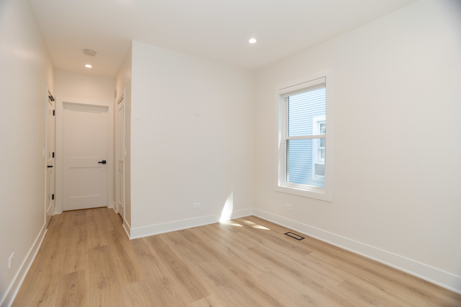 6522 N Natoma Avenue Unit: 1