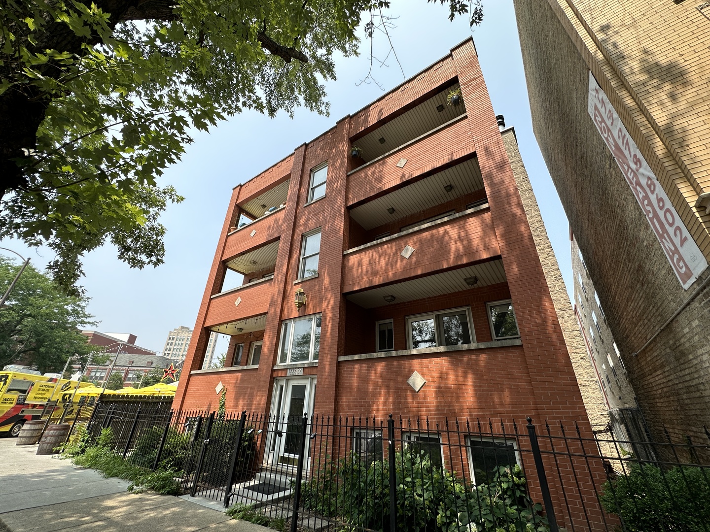 1539 N Wicker Park Avenue Unit: 1W