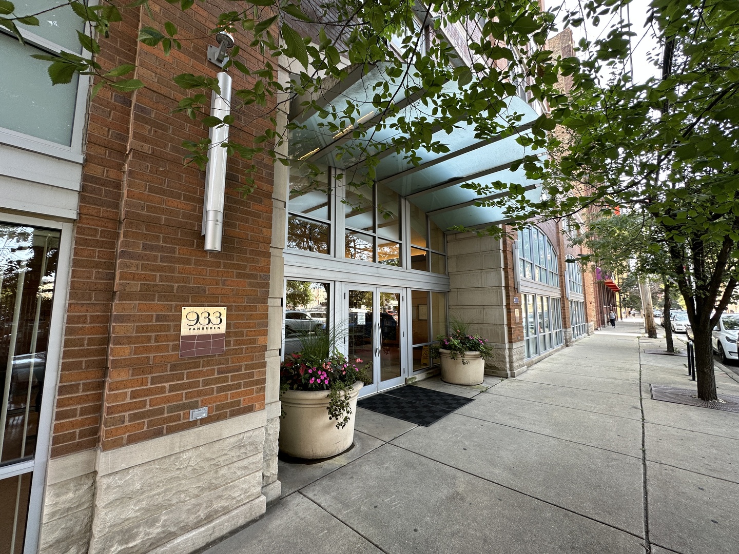 933 W Van Buren Street Unit: 518