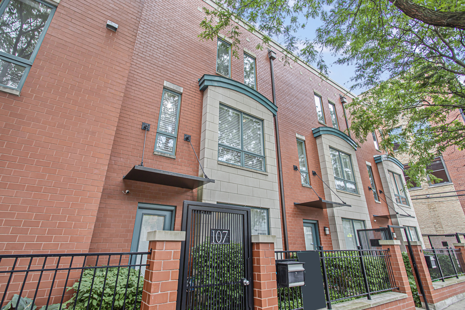 107 S Aberdeen Street