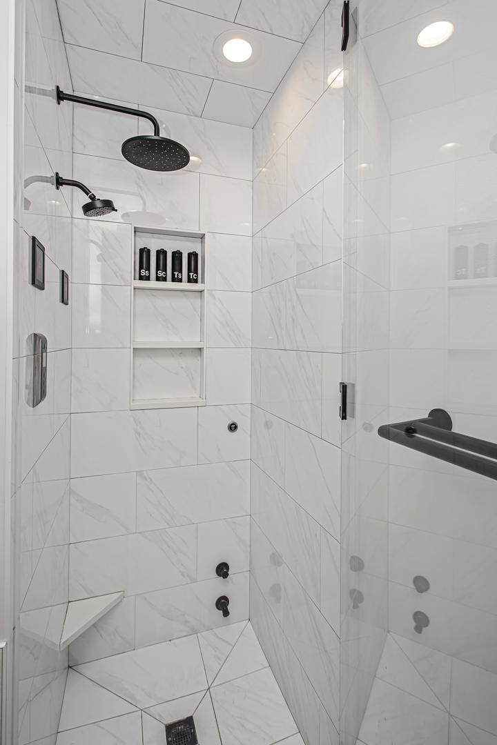 107 S Aberdeen Street