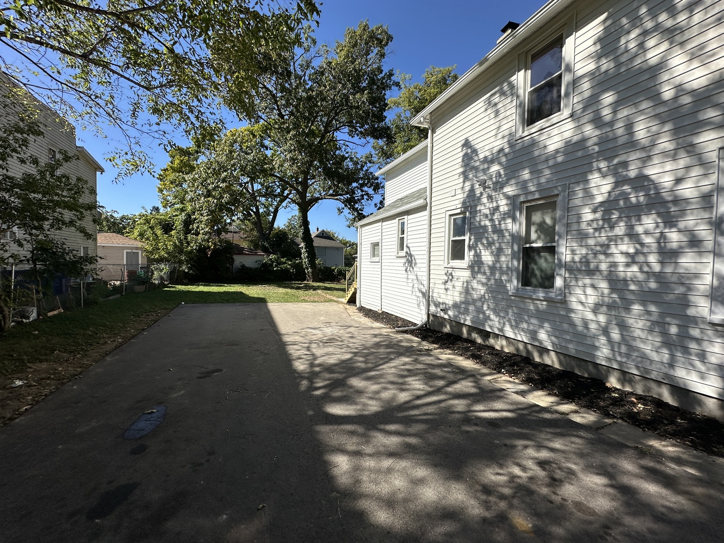 556 Caroline Place