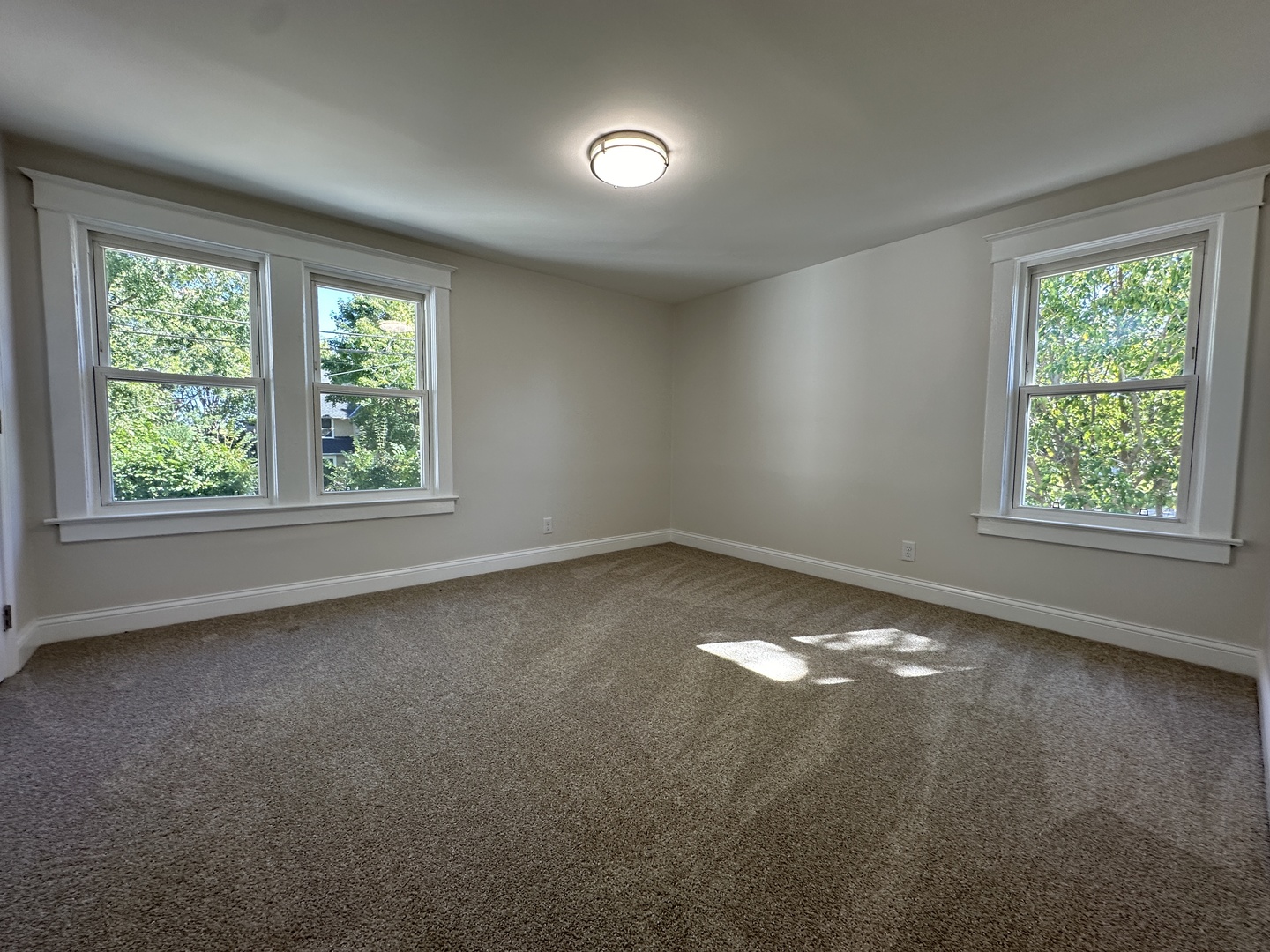 556 Caroline Place