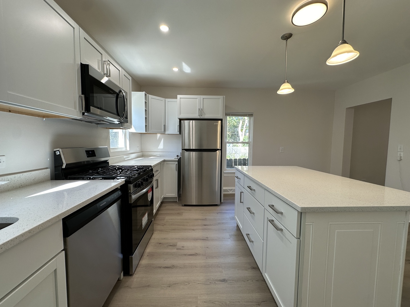 556 Caroline Place