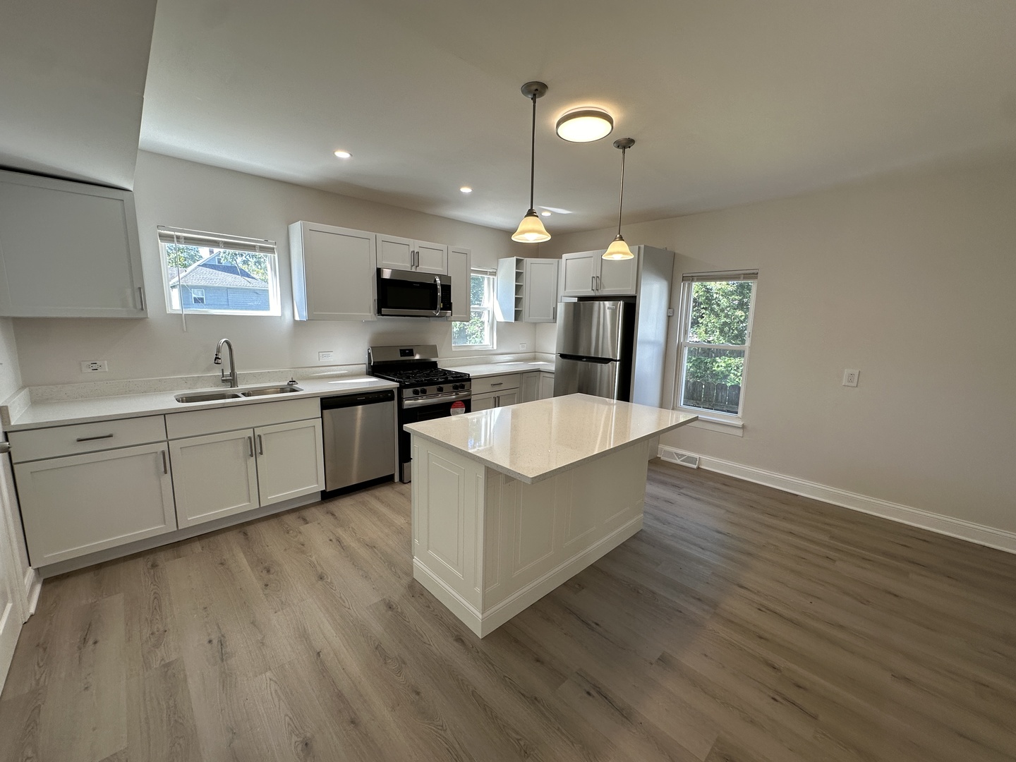 556 Caroline Place