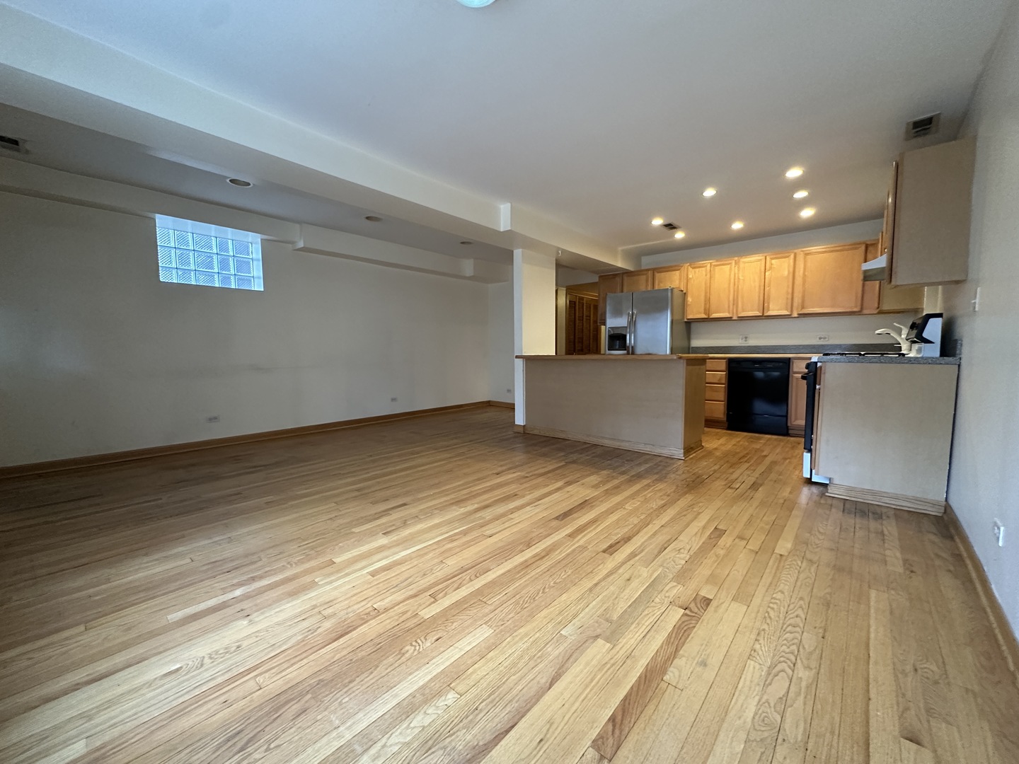 825 N May Street Unit: 1