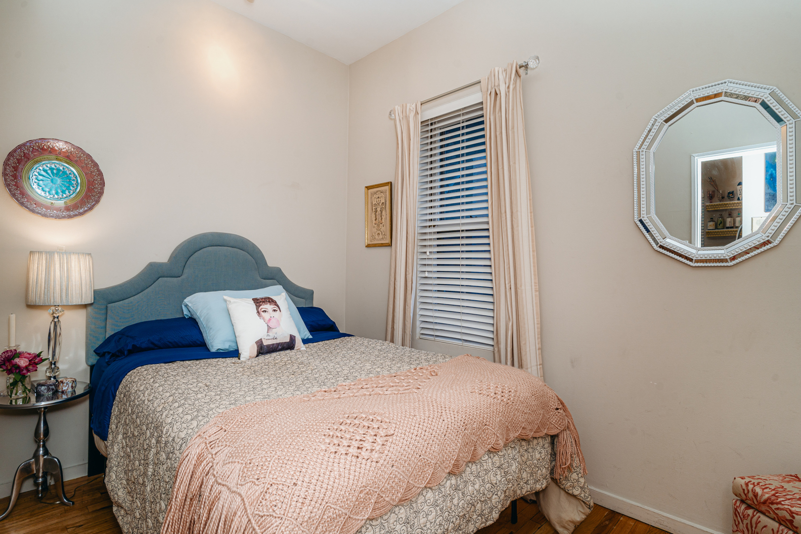 1009 W Wolfram Street Unit: 1E