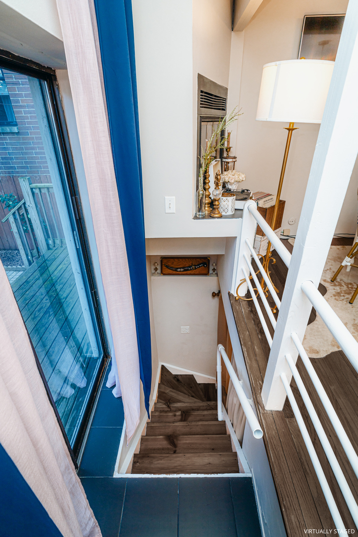 1009 W Wolfram Street Unit: 1E