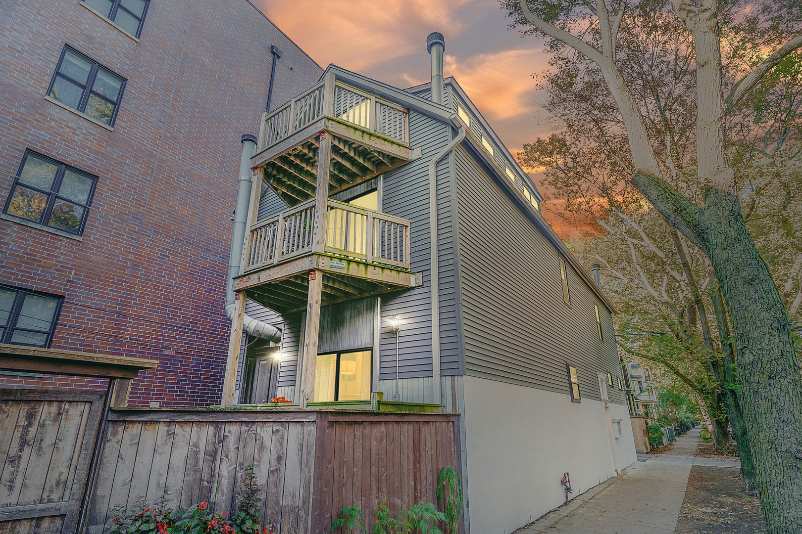 1009 W Wolfram Street Unit: 1E