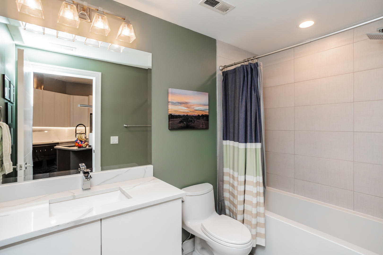 680 N Milwaukee Avenue Unit: 305