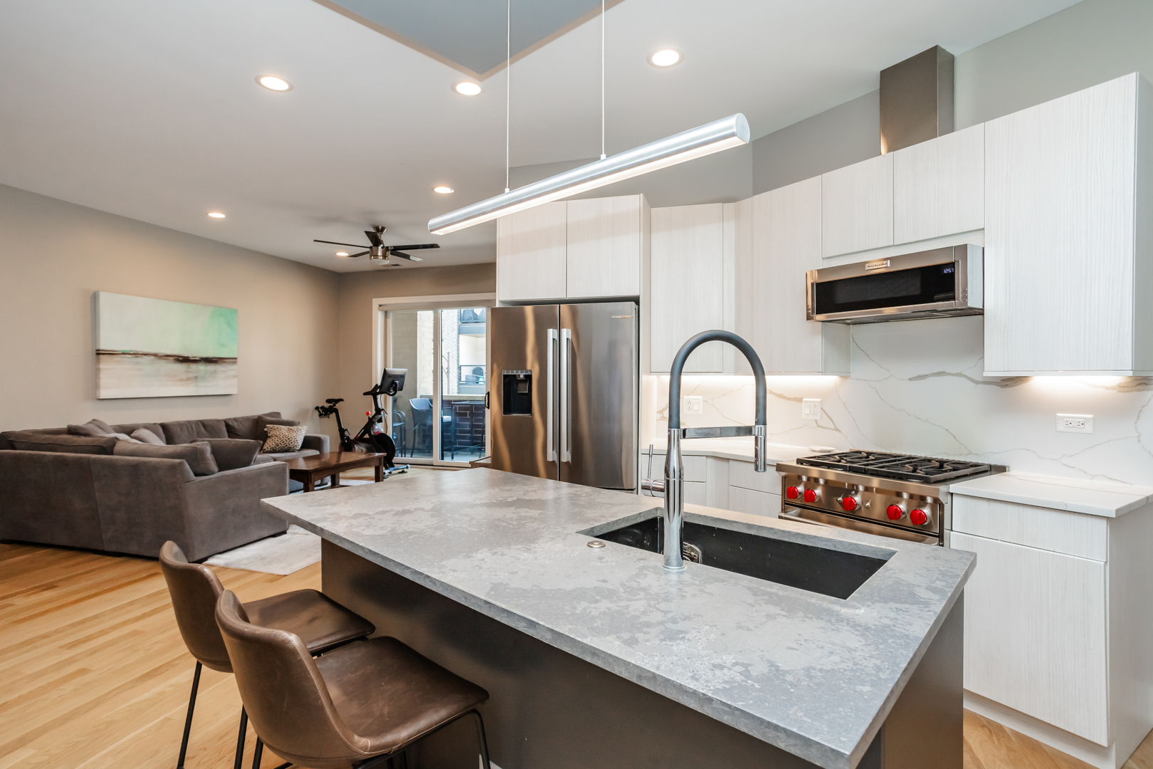 680 N Milwaukee Avenue Unit: 305