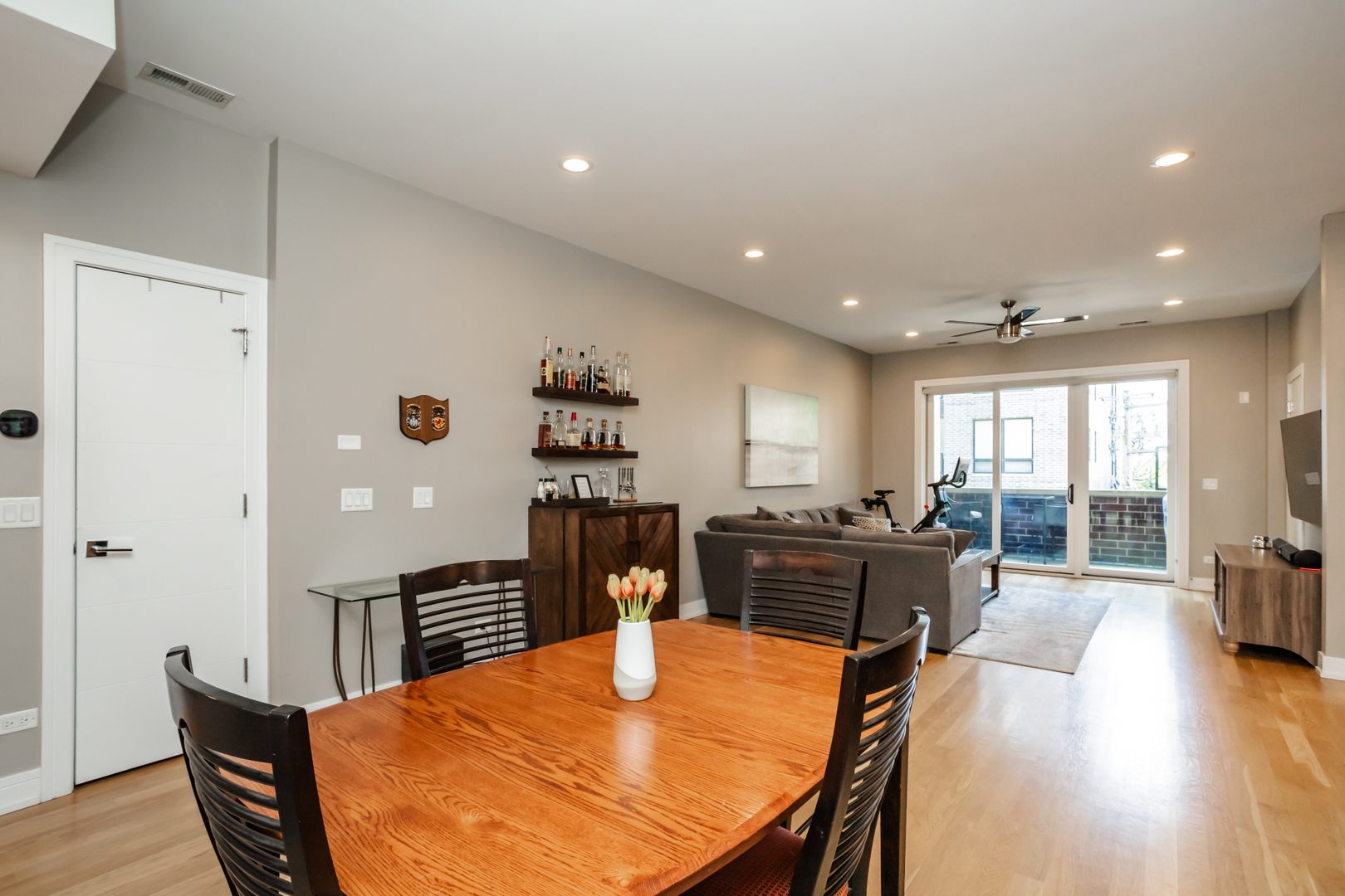 680 N Milwaukee Avenue Unit: 305