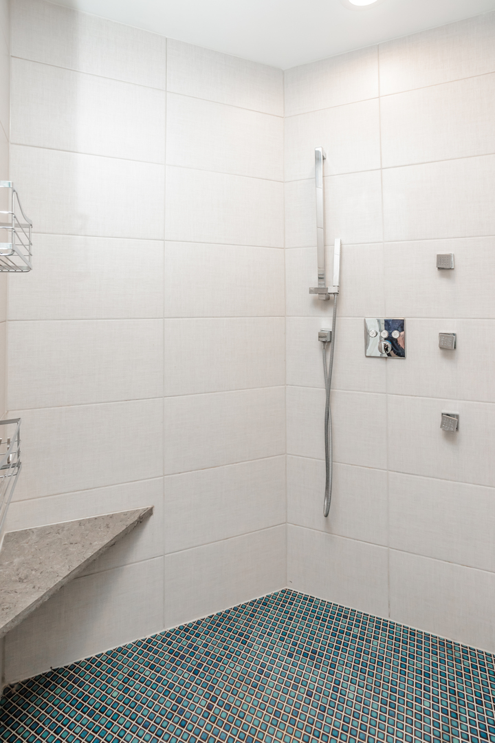 680 N Milwaukee Avenue Unit: 305