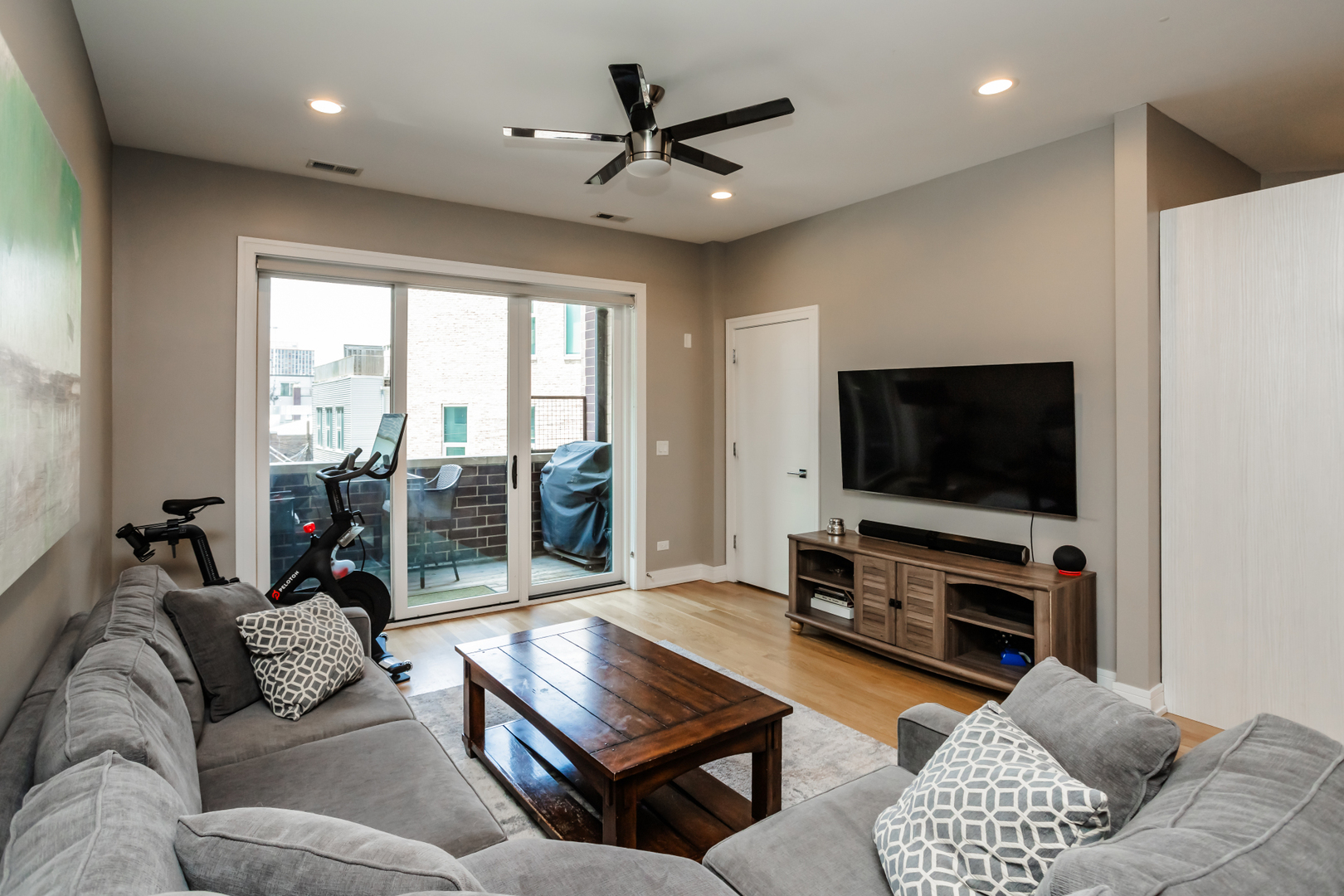 680 N Milwaukee Avenue Unit: 305