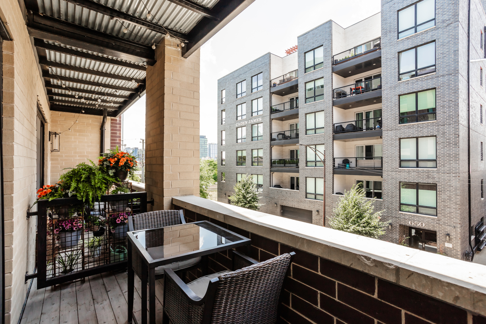 680 N Milwaukee Avenue Unit: 305