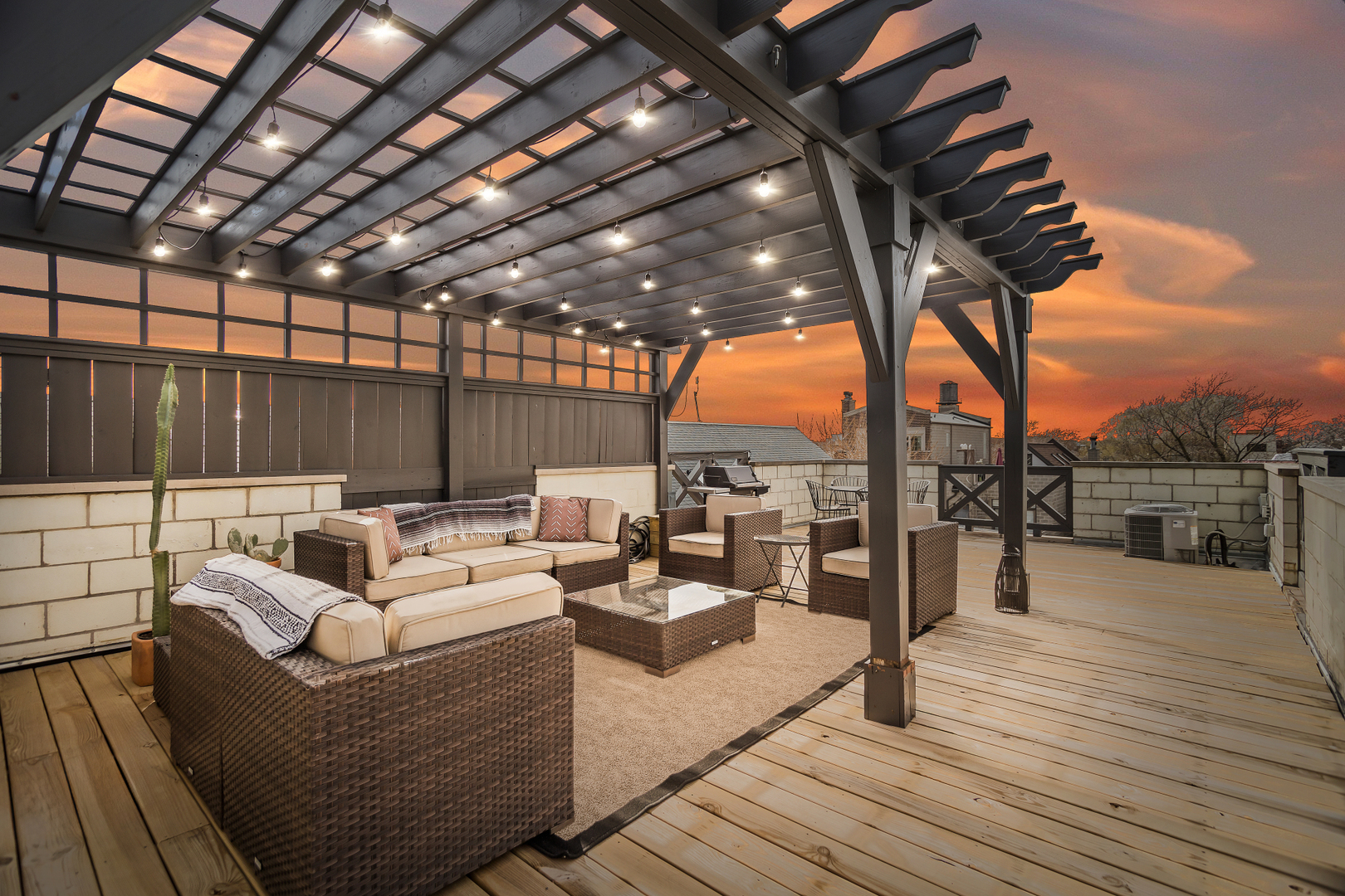 852 N Paulina Street Unit: 3