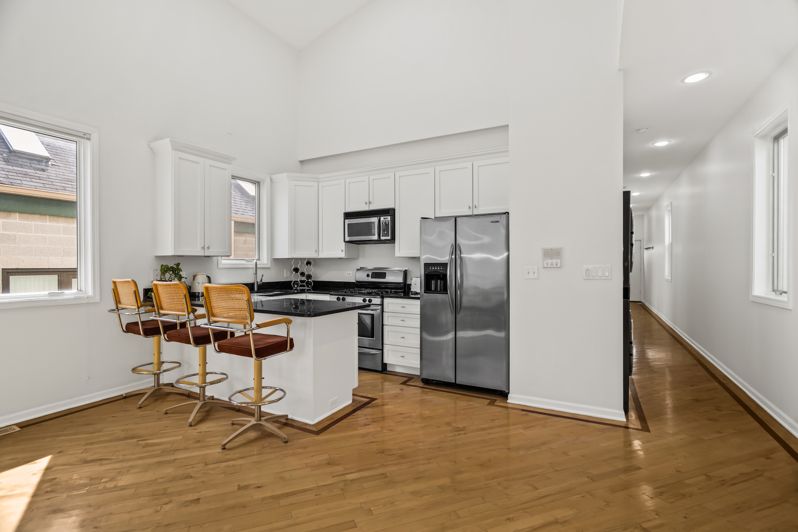852 N Paulina Street Unit: 3