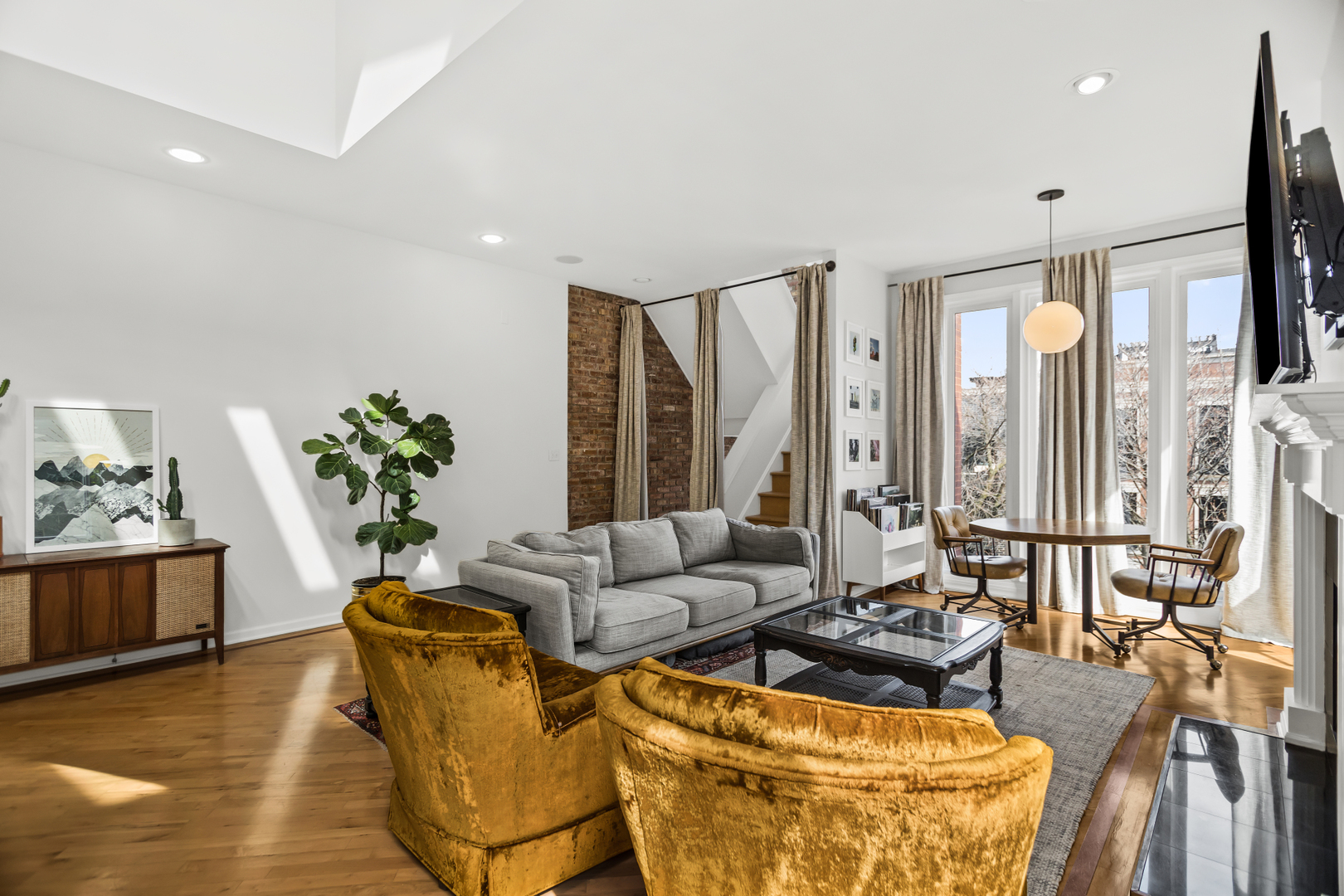 852 N Paulina Street Unit: 3