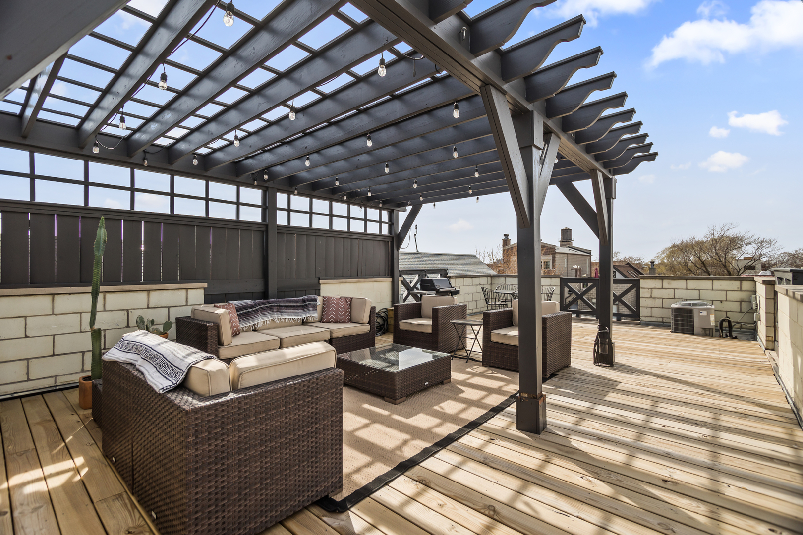 852 N Paulina Street Unit: 3