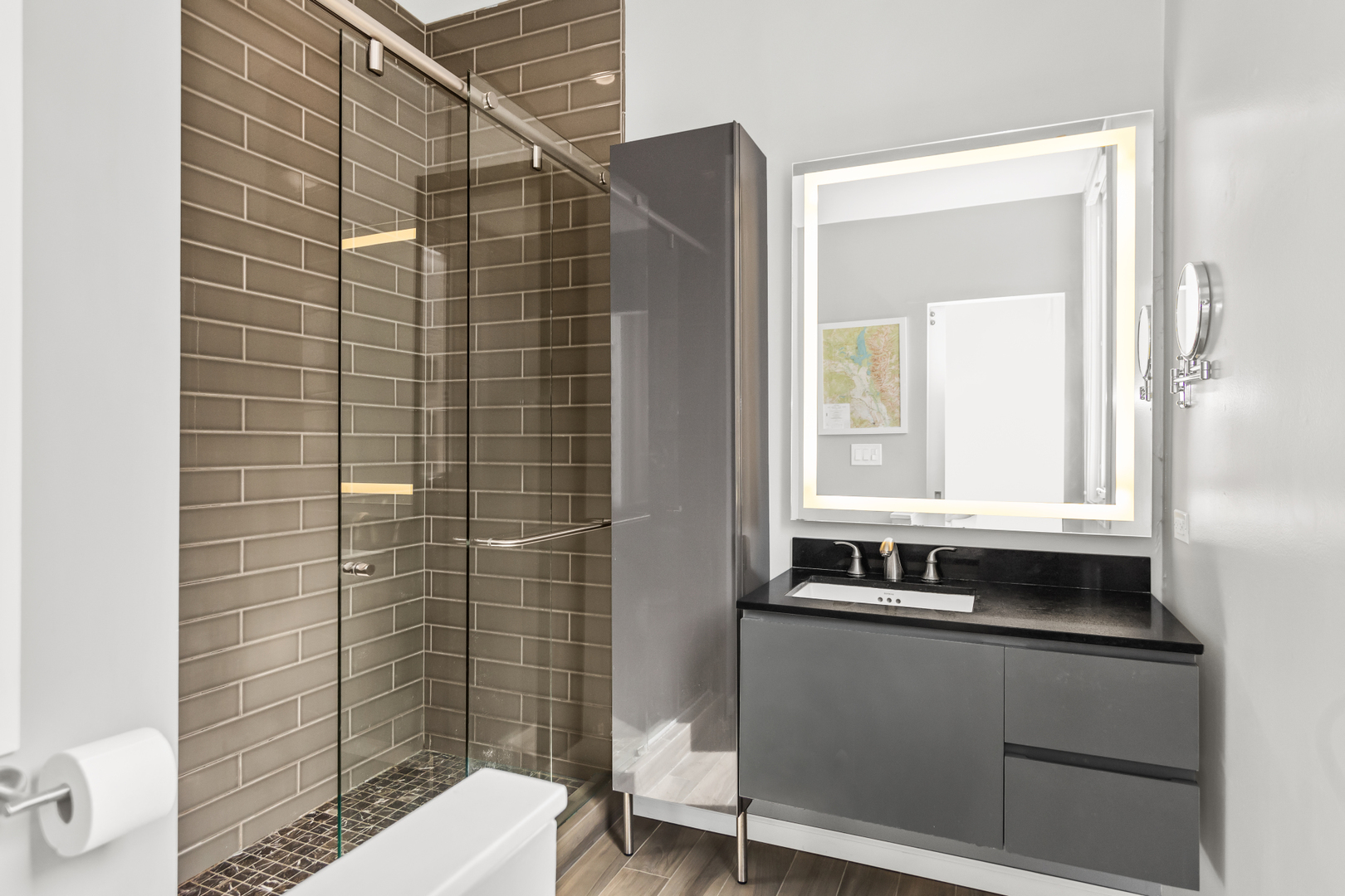 852 N Paulina Street Unit: 3