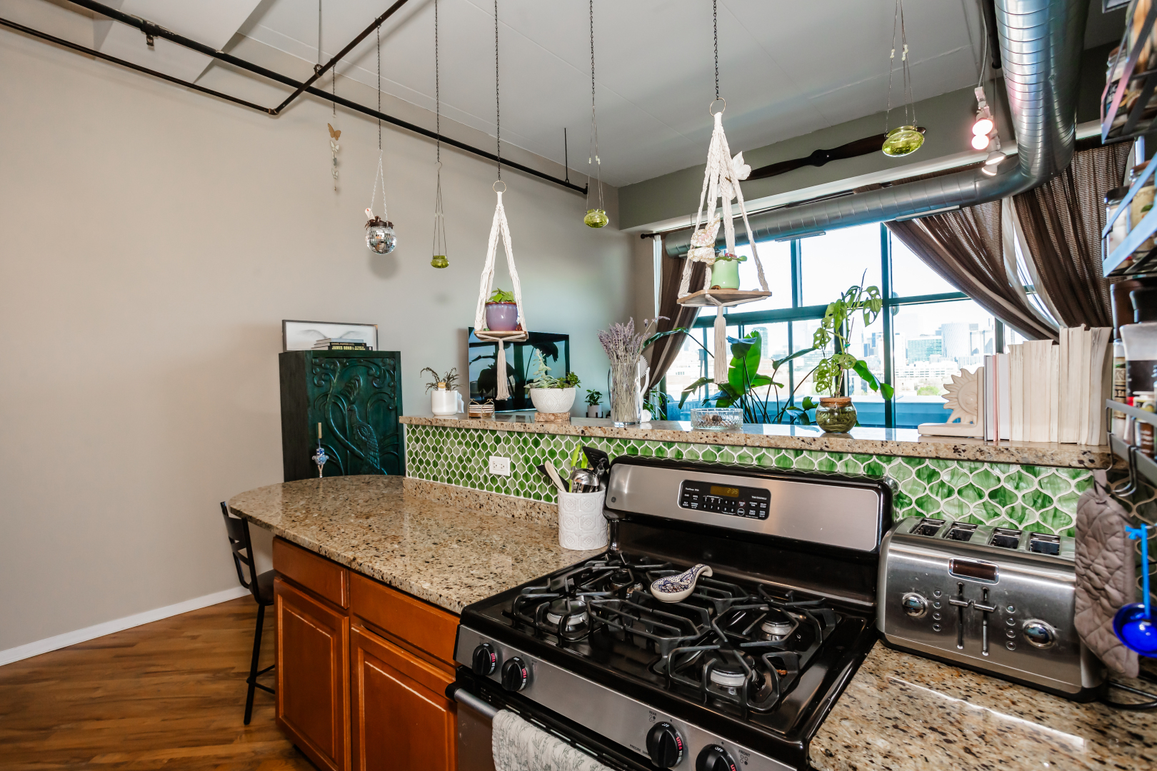 1645 W Ogden Avenue Unit: 709