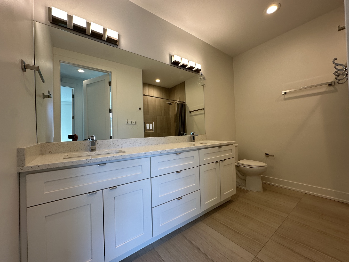 236 S Racine Avenue Unit: 201