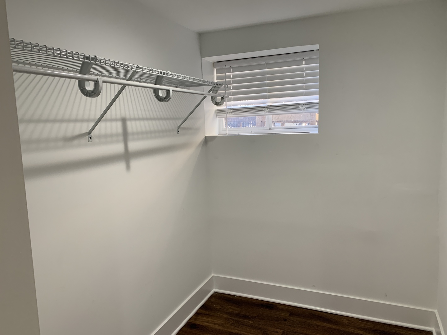 2630 N Fairfield Avenue Unit: 1R