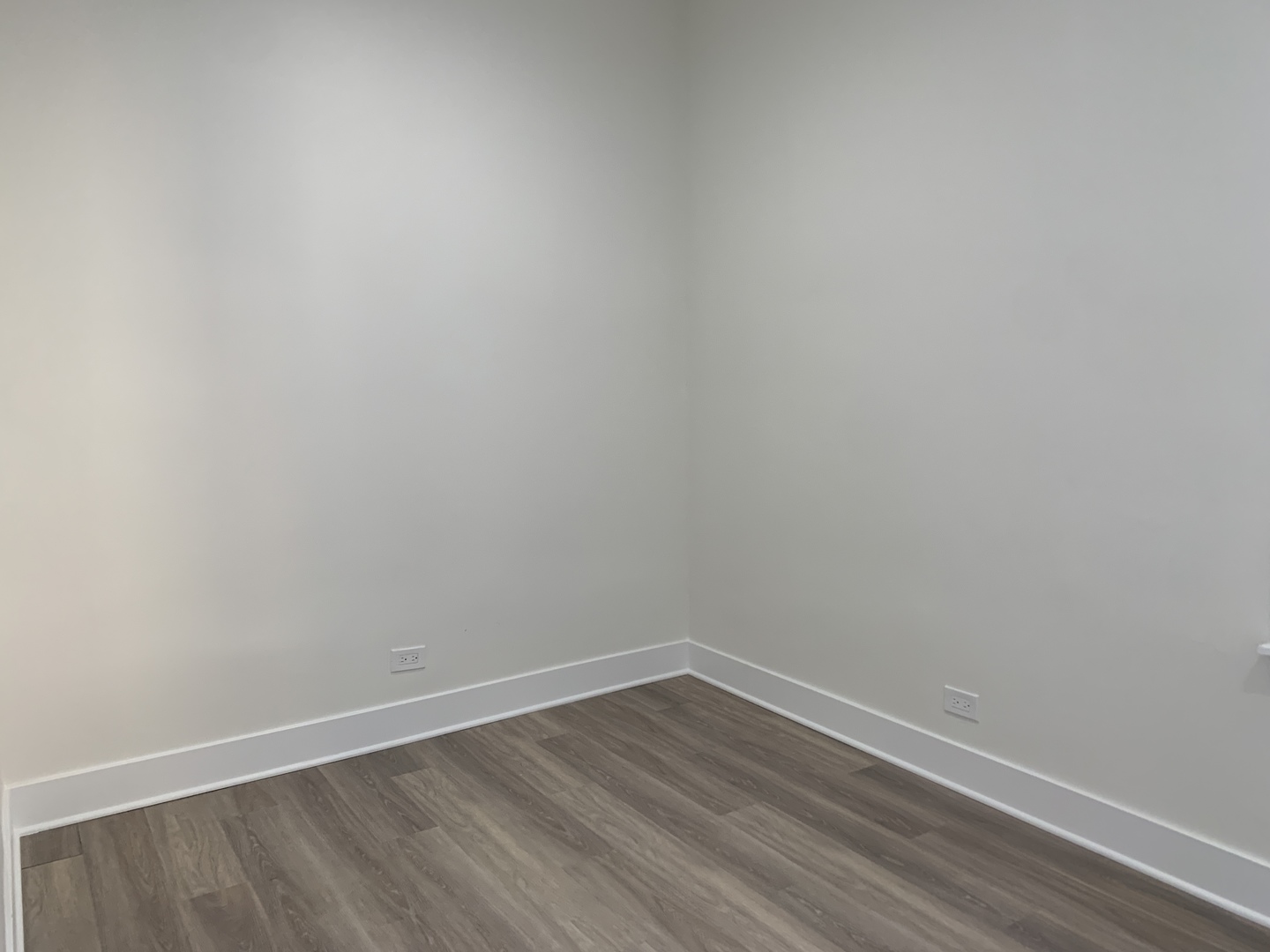 2630 N Fairfield Avenue Unit: 1R