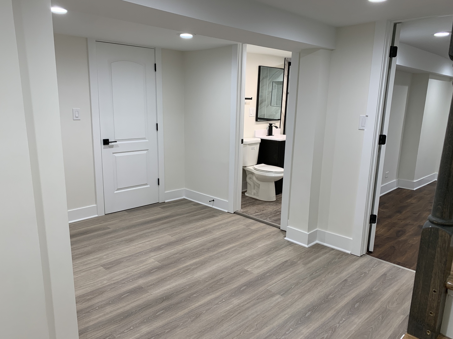 2630 N Fairfield Avenue Unit: 1R