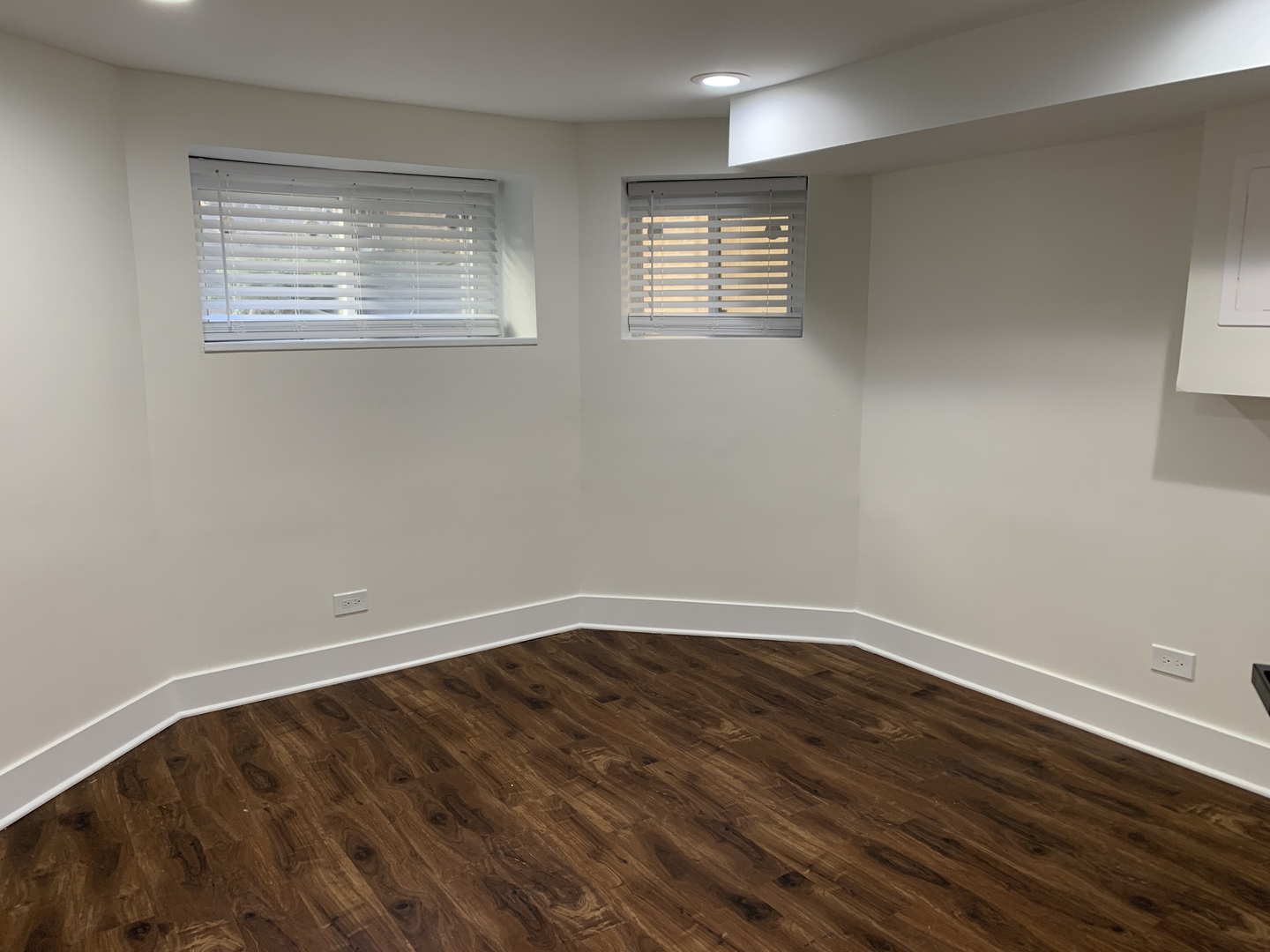 2630 N Fairfield Avenue Unit: 1R