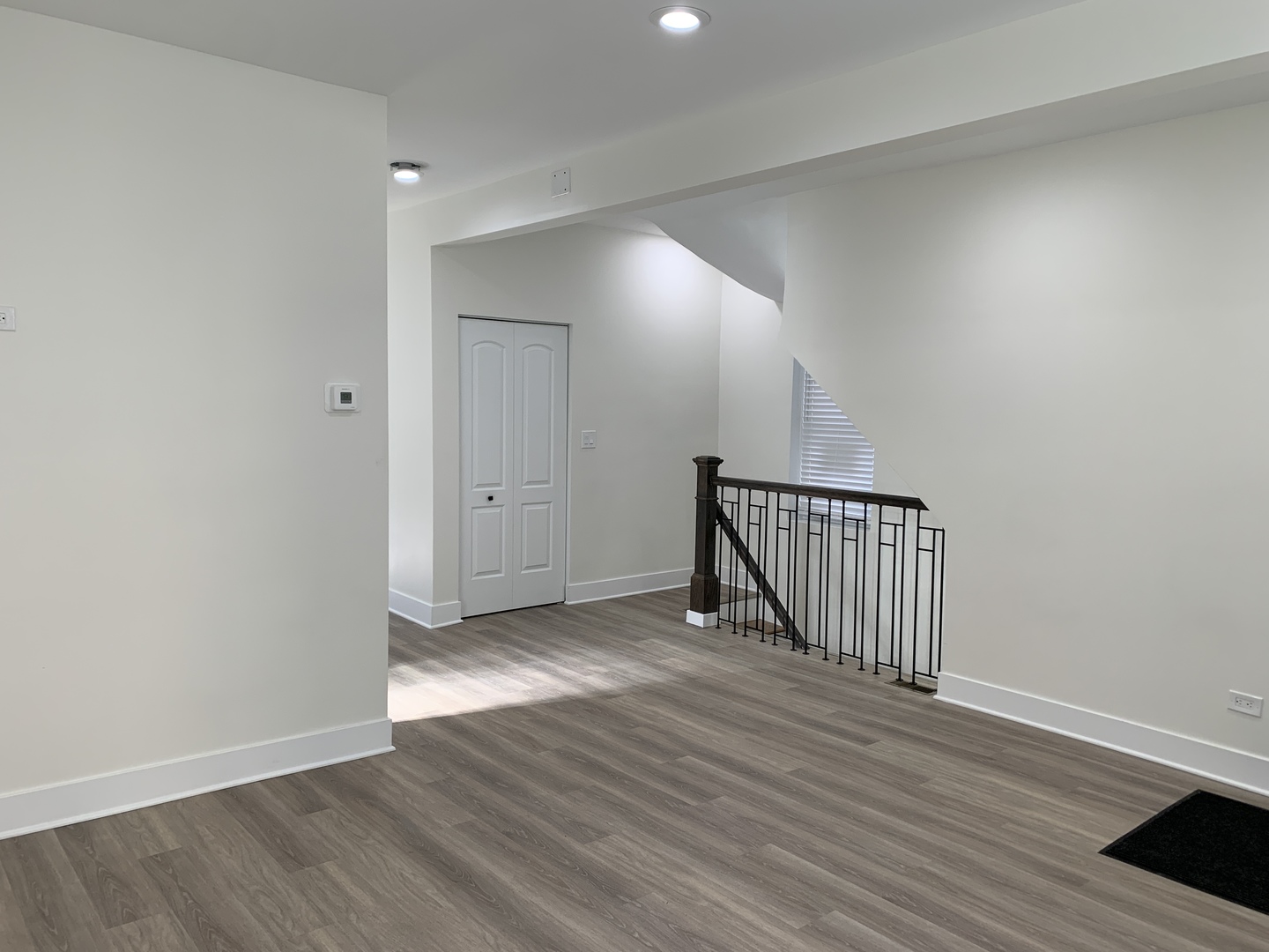 2630 N Fairfield Avenue Unit: 1R