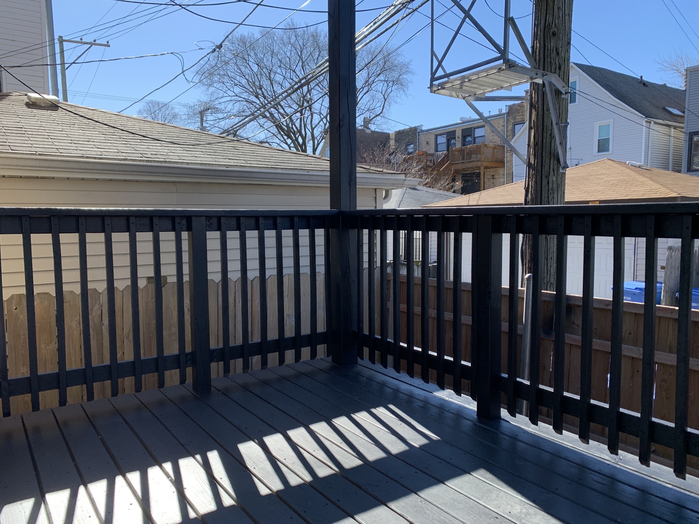 2630 N Fairfield Avenue Unit: 1R
