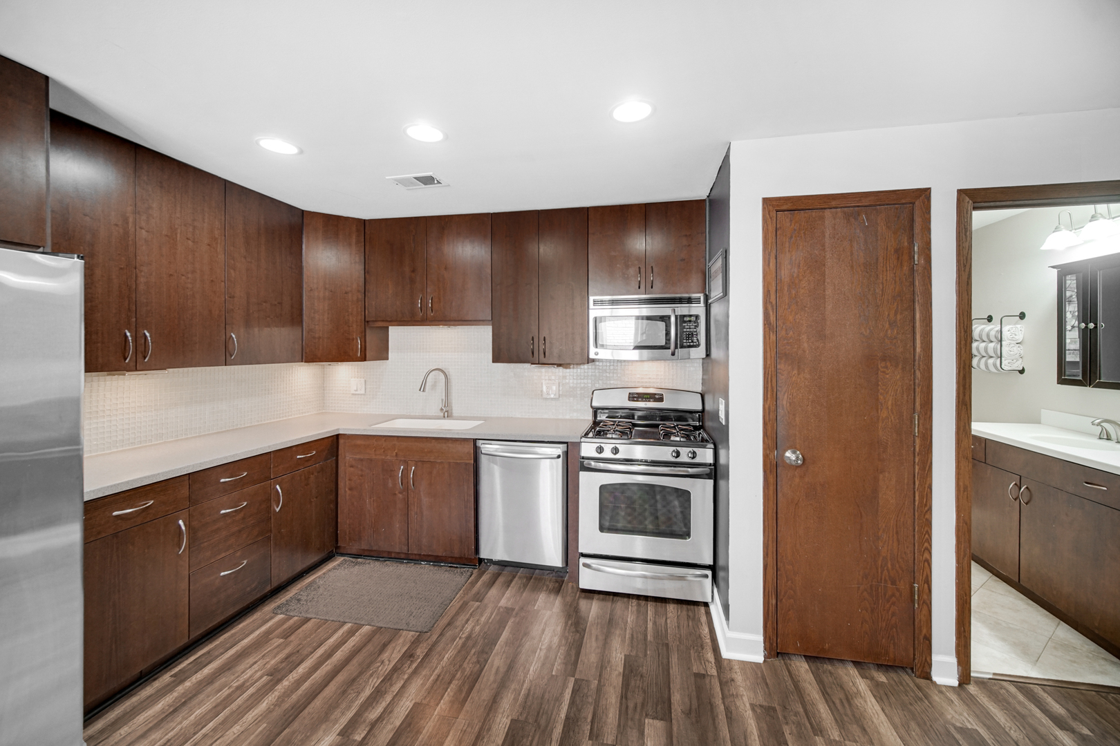 6458 N Northwest Highway Unit: A4