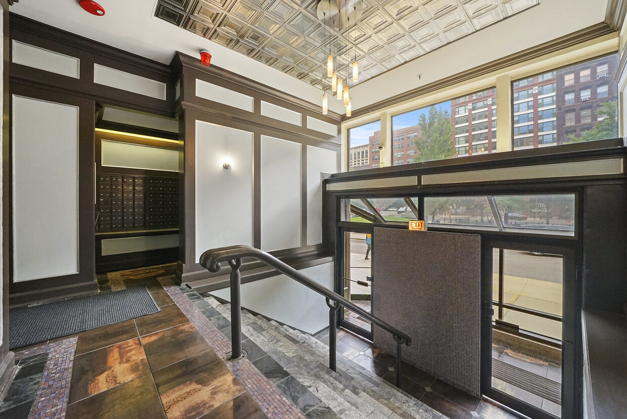 680 S Federal Street Unit: 808