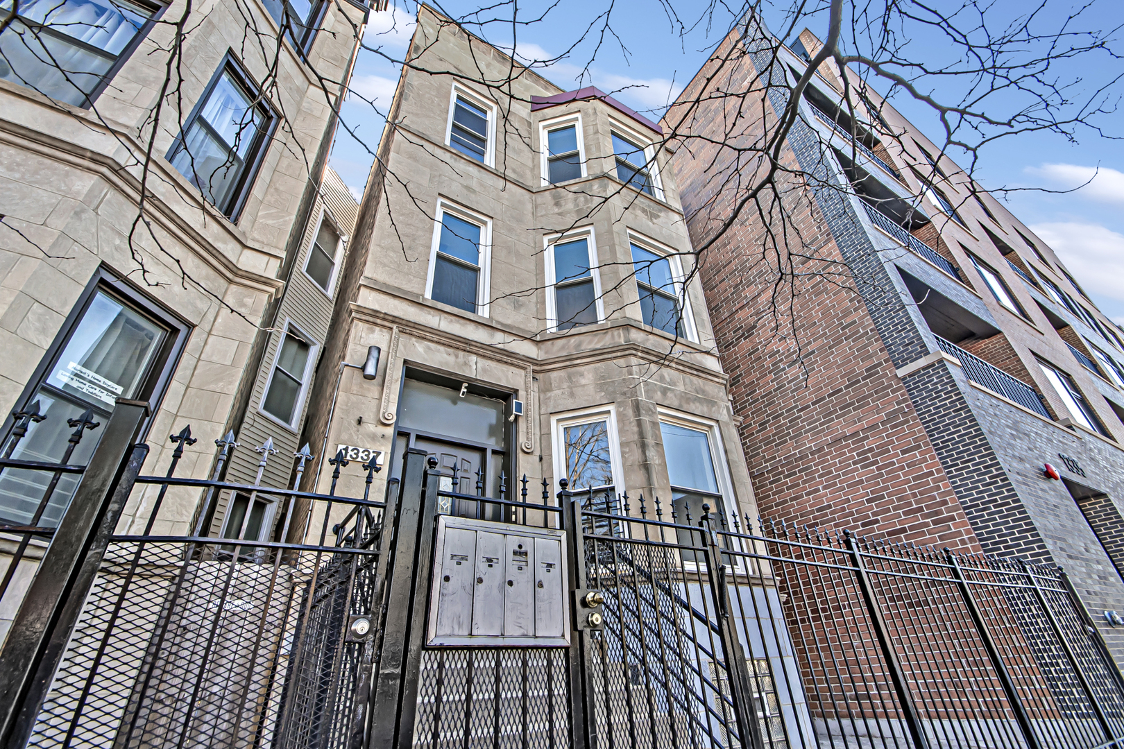 1337 N Western Avenue Unit: 1