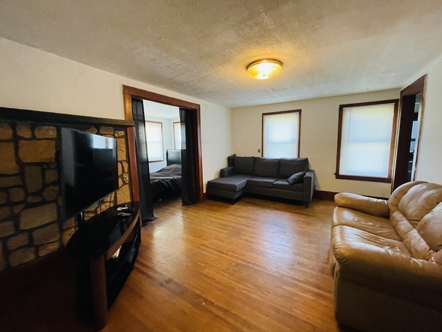 307 S 4th Avenue
