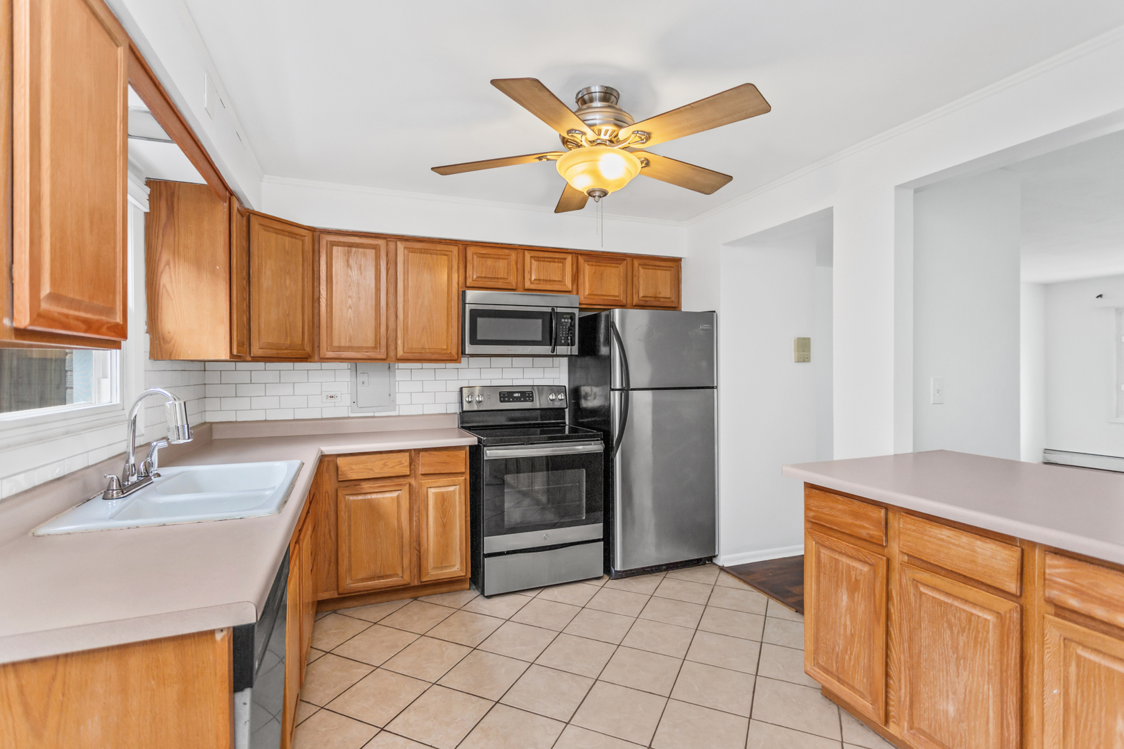 7952 Madison Street Unit: 1E