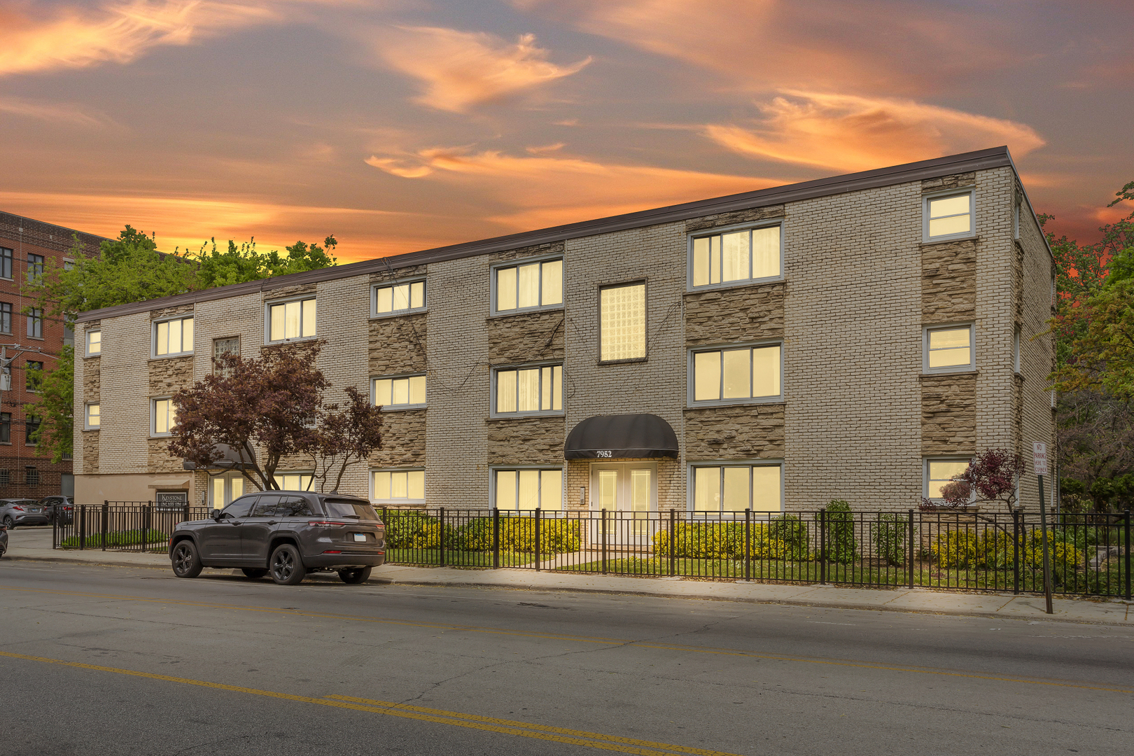 7952 Madison Street Unit: 1E