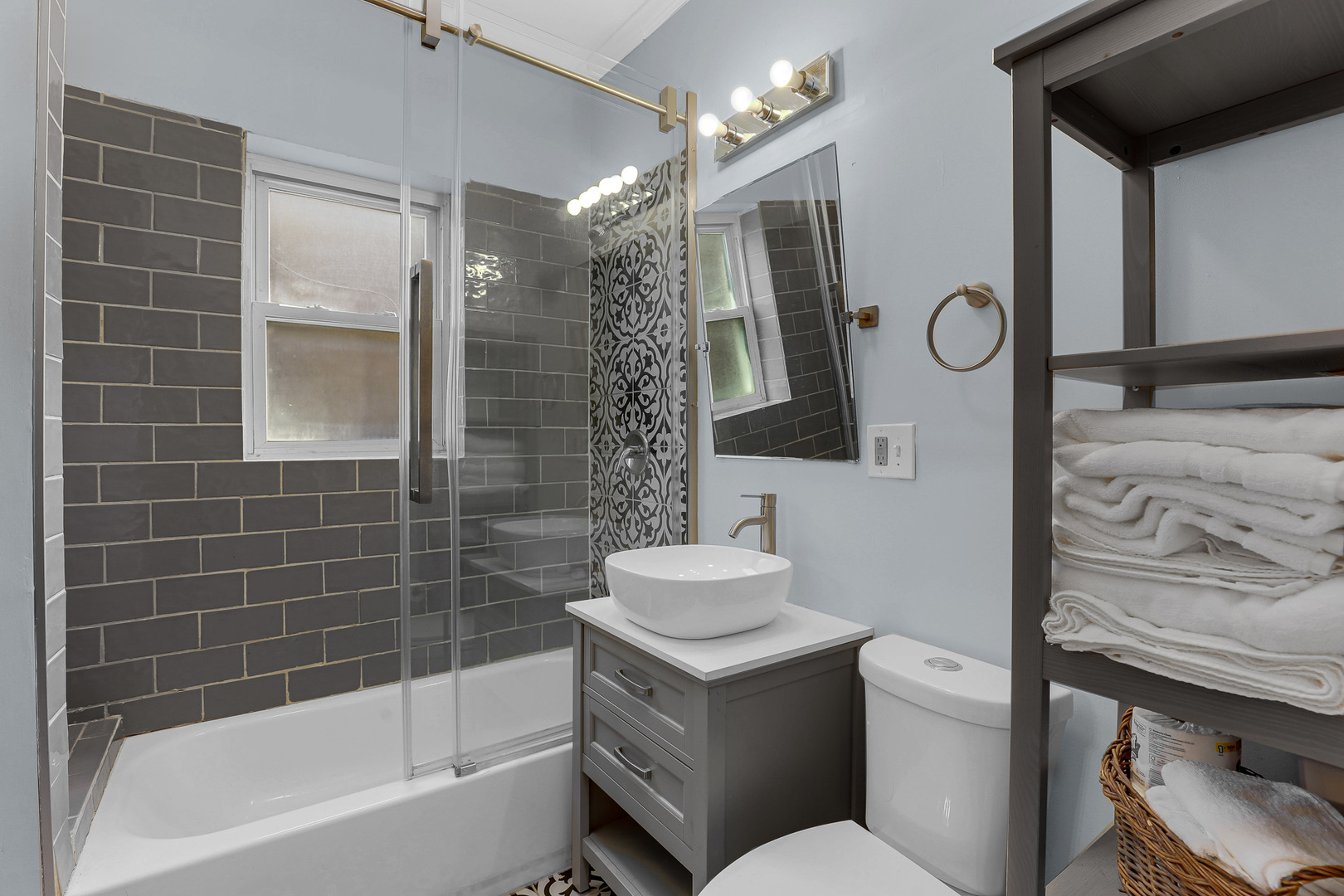 1426 S 57th Court