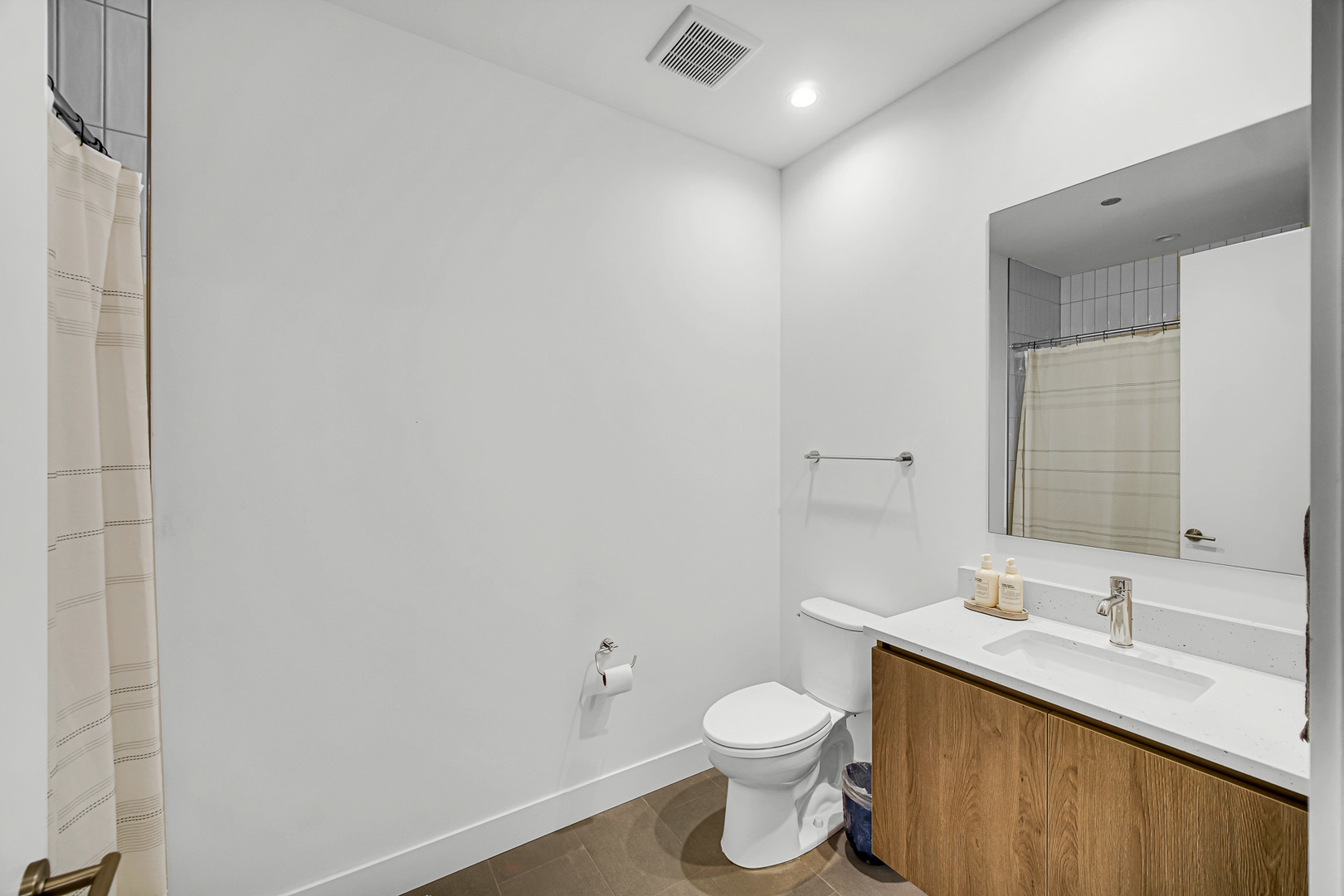 323 S Racine Avenue Unit: 5A