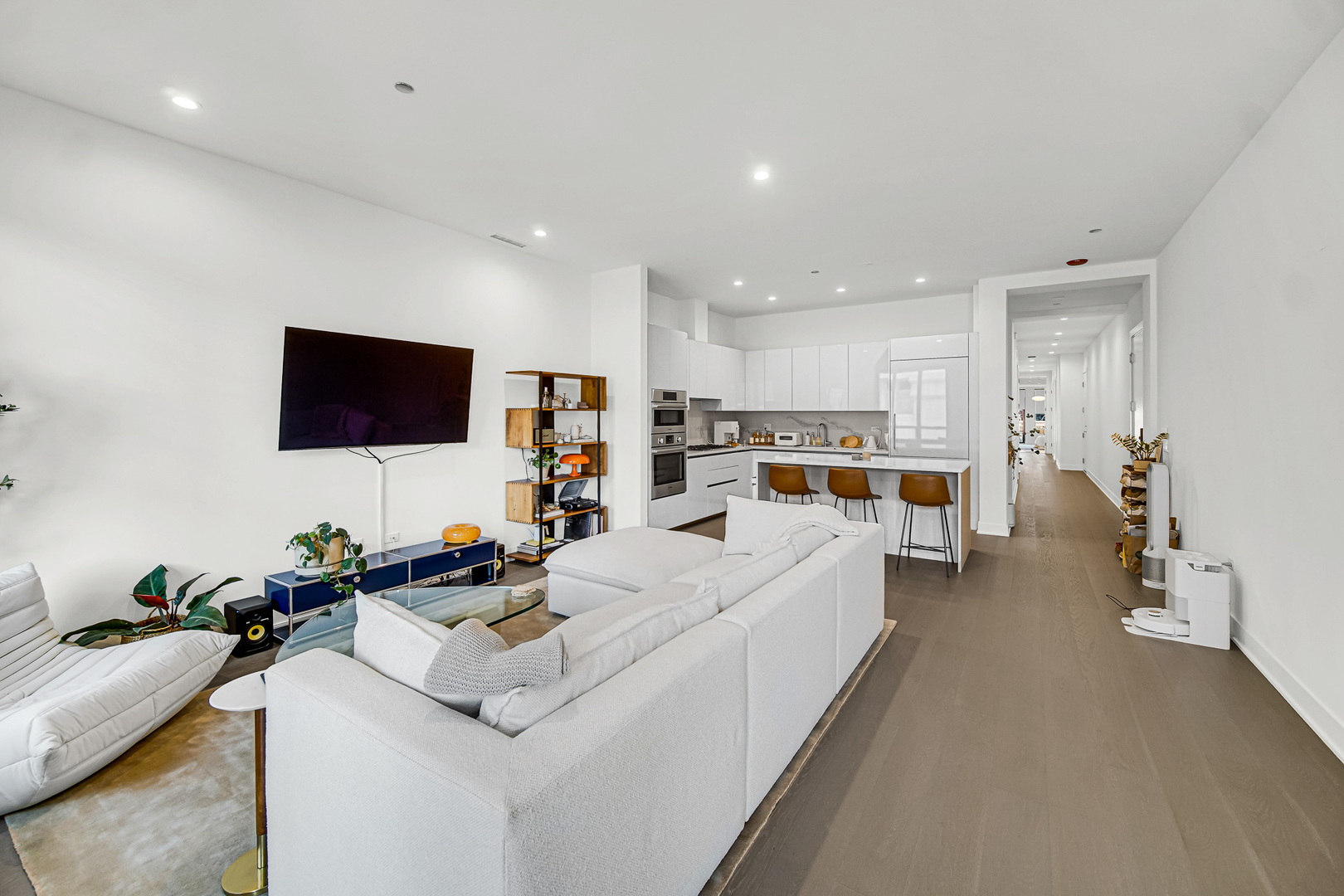 323 S Racine Avenue Unit: 5A