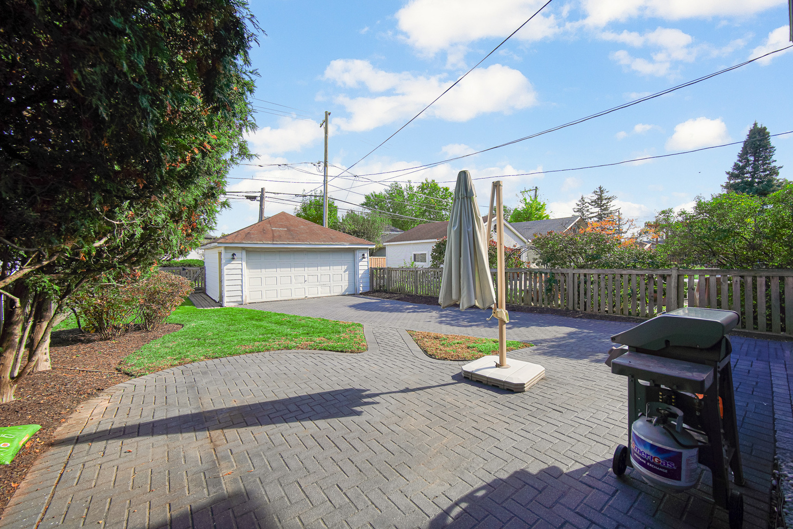 3921 Sunnyside Avenue